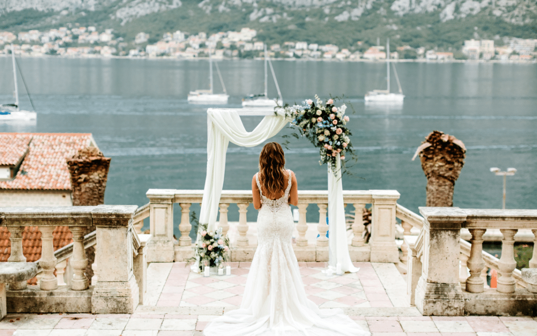 What Are the Essential Elements for Creating a Magical Winter Wonderland Wedding?