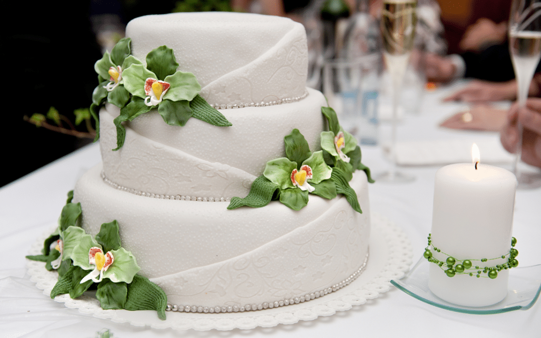What Are the Critical Considerations for Seamlessly Delivering and Setting Up Your Wedding Cake?