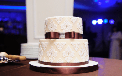 Can You Decorate a Stunning Wedding Cake at Home?